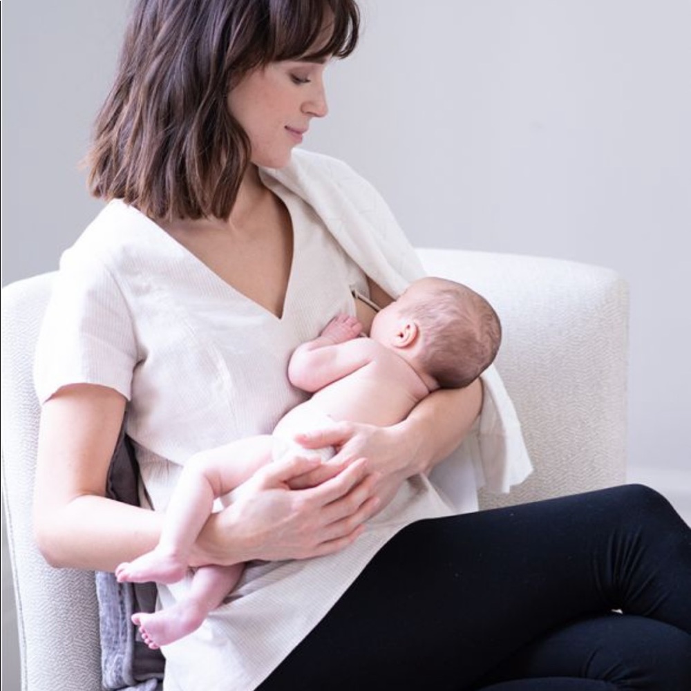 Seraphine maternity & nursing top size 4